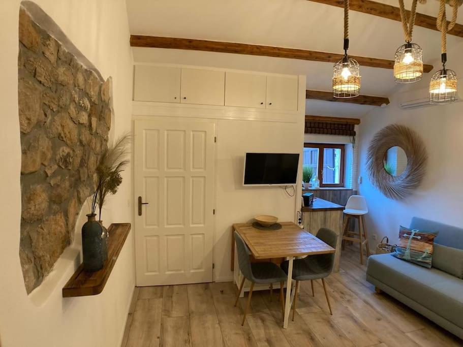 Piccolo Nido Apartment โรวีน ภายนอก รูปภาพ
